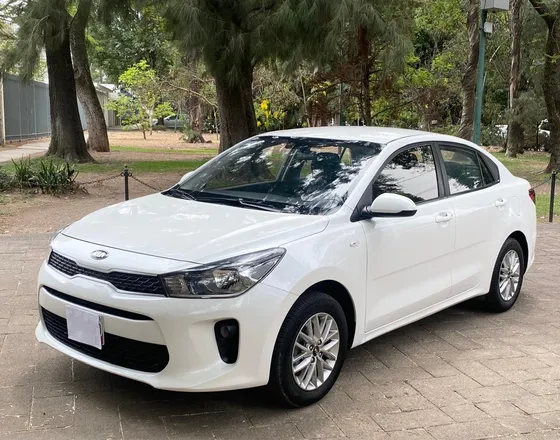 Kia Rio 1.6 Lx Sedan Mt