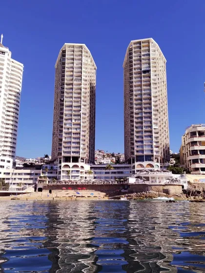 Suit Privada, Acapulco