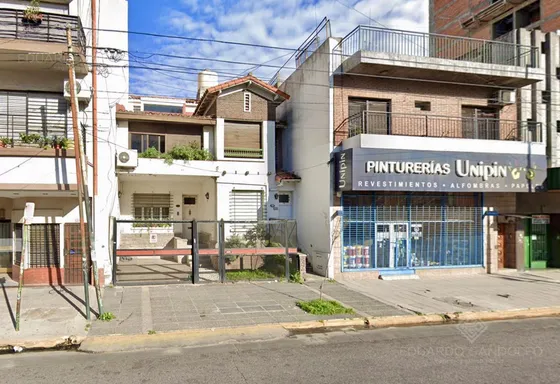 Excelente Piso Sobre La Avda. En Escalada Centro Fte Al Fcgr - Residencia Universitaria!!!