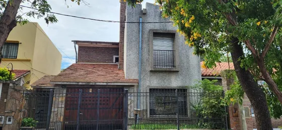 Warnes Al 1000 Venta Casa 3 Dormitorios En Barrio Alberdi - Rosario