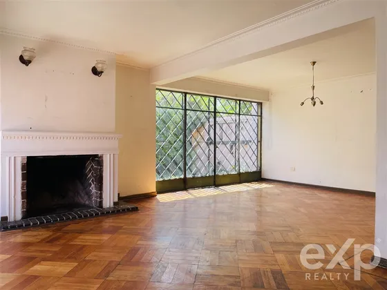 Casa En Venta De 4 Dorm. En Peñalolén