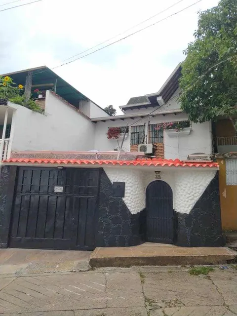 As En Venta Casa En Barrio Sucre A Pie De Calle