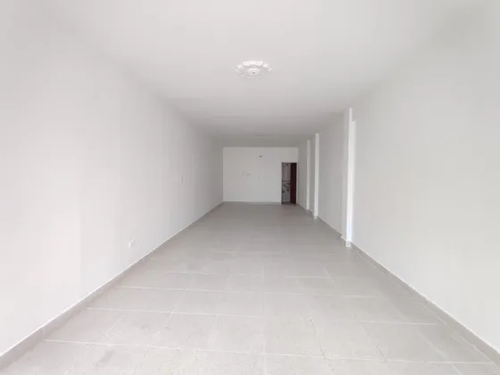 Local En Arriendo En Lleras Restrepo. Cod A28946