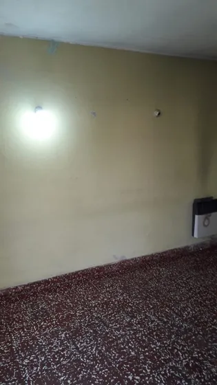 Casa En Venta - 2 Dormitorios 1 Baño - 300mts2 - Lomas De Zamora