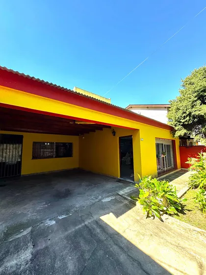 Casa En Venta En Luis Guillon