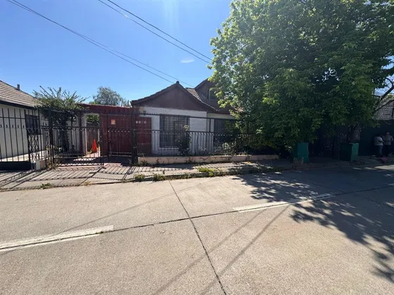 Casa En Venta De 2 Dorm. En Macul