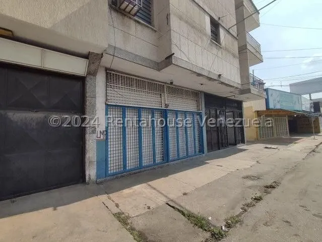Gbf 25-16187 Av. Los Cedros Vendo Amplio Y Bien Ubicado Local Comercial Contácteme Ya.