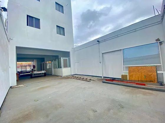 Local Comercial Con 2 Departamentos