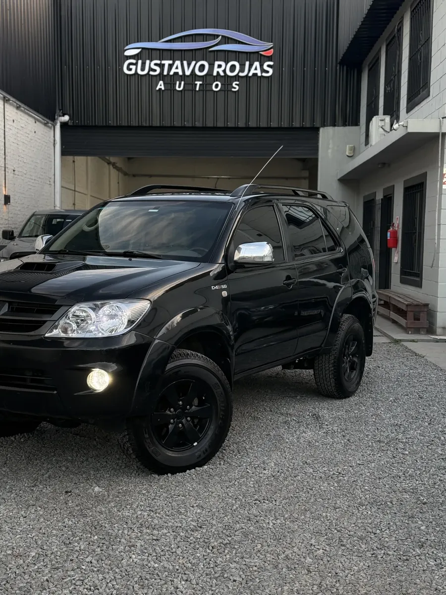 Toyota Hilux SW4 3.0 I Srv C/cuero 4x4 (2009)
