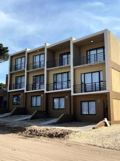 Triplex En Venta - 3 Dormitorios 2 Baños - 115mts2 - Pinamar