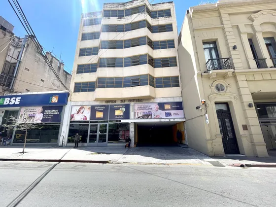 Cochera En Venta Centro -seguridad -  Ascensor -escritura