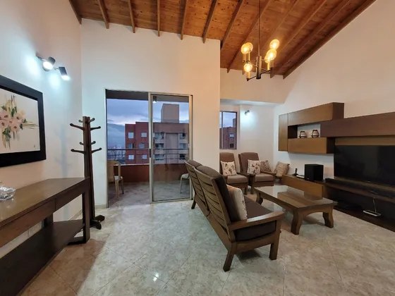 Apartamento En Venta, Loma De Los Bernal, Medellín 