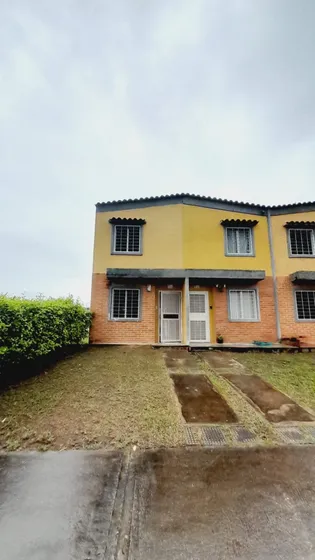 Venta De Townhouse En Calicanto Flor Amarillo  D23-04