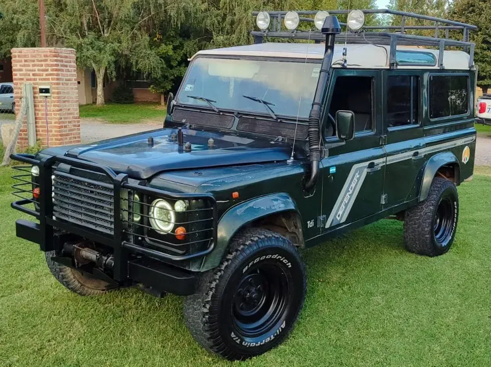 Land Rover Defender 110 County