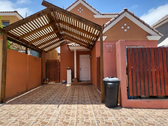 Venta De Confortable Casa Aislada