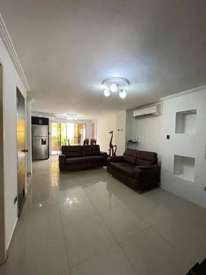 Solo Clientes En Alquiler Townhouse Amoblado Urb. Villa Fontana