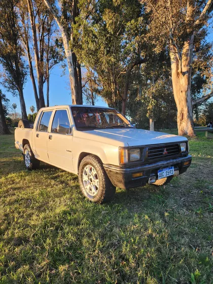 Mitsubishi L200 2.5 D/cab 4x2