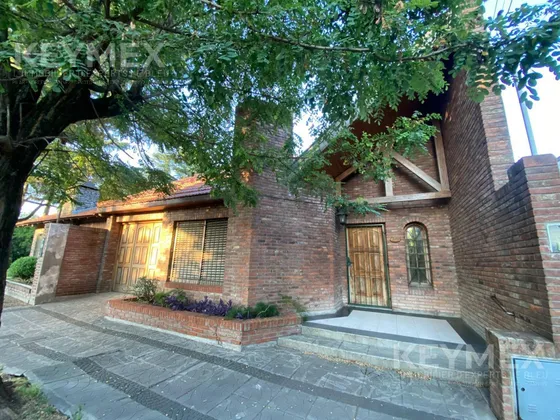 Casa Tipo Chalet En Temperley Oeste