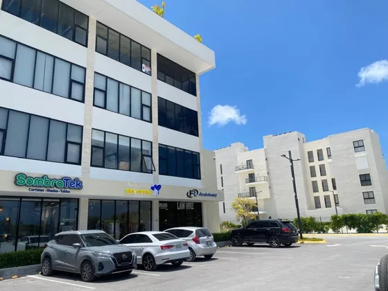 Local Totalmente Amueblado Listo Para Operar En Alquiler En Central Park, Downtown Punta Cana