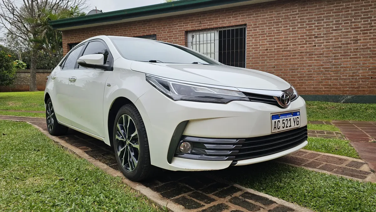 Toyota Corolla 1.8 SE-G CVT 140 HP