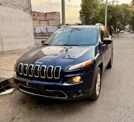 Jeep Cherokee 2.4 Limited Mt