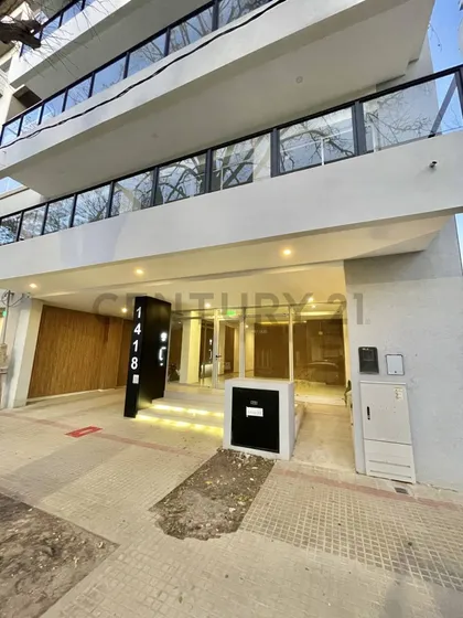 54 Entre 23 Y 24, Monoambiente En Alquiler.
