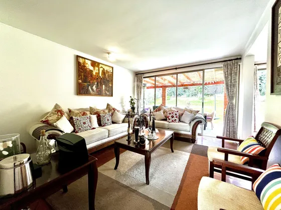 Exclusiva Casa En Condominio Privado  Las Pircas