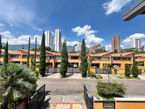 Venta De Casa En Unidad Cerrada En Suramérica - Itaguí 