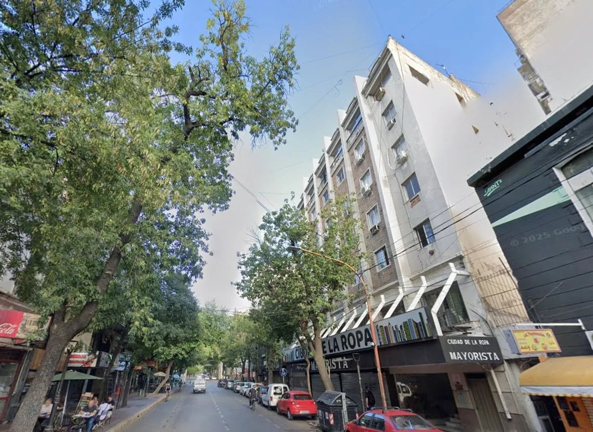 Office or Apartment for Sale in the Microcenter of Mendoza City