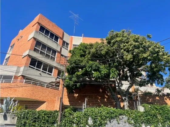 Se Vende Ph 300m2 Los Palos Grandes 9646