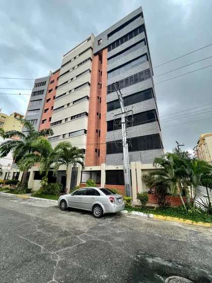 Inmocity Inmobiliaria Vende Estupendo Apartamento Ubicado En La Urb. El Bosque Res. Paradise Ii