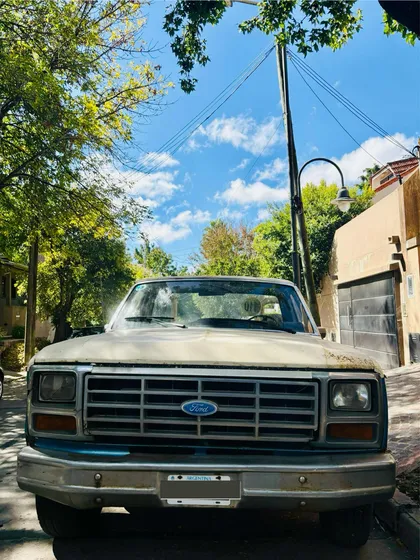 Ford F-100 4.2 V8