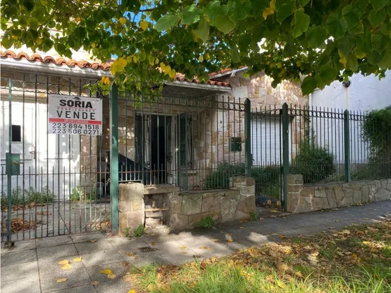 Oportunidad De Inversion Casa En Parque Luro- Olazabal 64 A/c