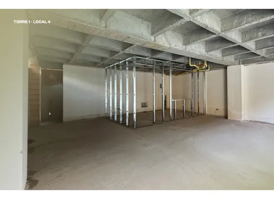 Renta Local Comercial  En La Avenida 30 De Agosto Pereira