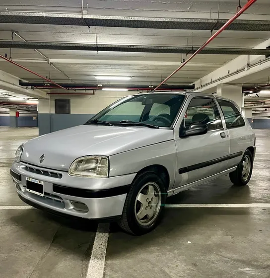 Renault Clio 1.6 Rn Aa