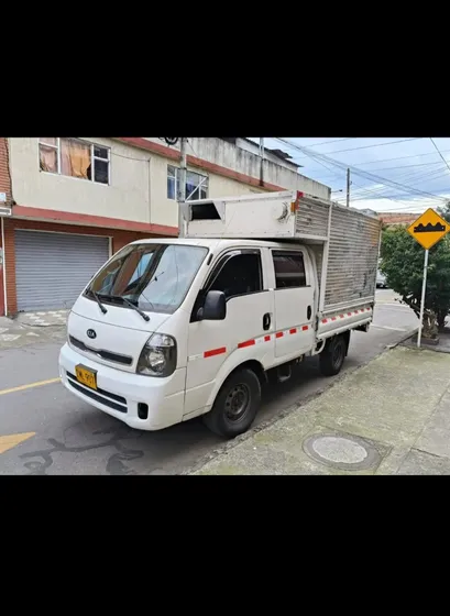 Kia Doble Cabina Diesel 2.5 4x2 En Excelente Estado