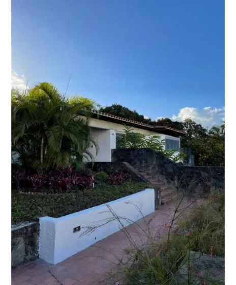 Vendo Casa 2.000m2 Cerro Verde 4045