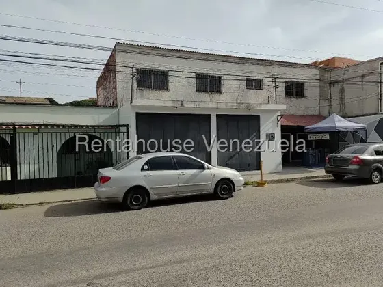 Sara Pastran Alquila Casa Comercial Con Local En El Este De Barquisimeto, Zona Transitada, Amplio, Oportunidad Código 26-7561 Sps
