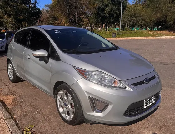 Ford Fiesta Kinetic 1.6 Design 120cv Titanium