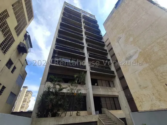 Oficina En Alquiler - Los Dos Caminos // Mls #26-10863 Cd