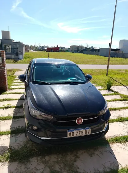 Fiat Cronos 1.8 16v Precision