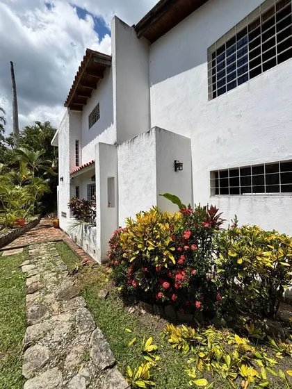 Casa En Venta Ojo De Agua El Castaño