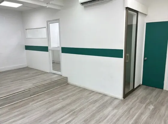 Arriendo Local Comercial Veterinaria - Esquina Valparaíso