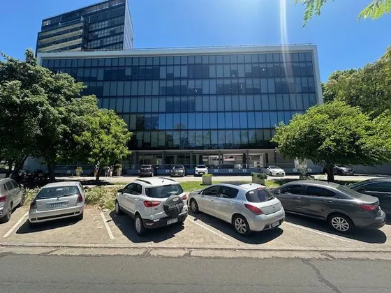 Oficina Triple A - Alquiler -regata Vicente Lopez - 372 M2 Planta Libre