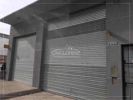 Zona V. Montes Y Alberti. Depósito/local En Venta Con Renta.