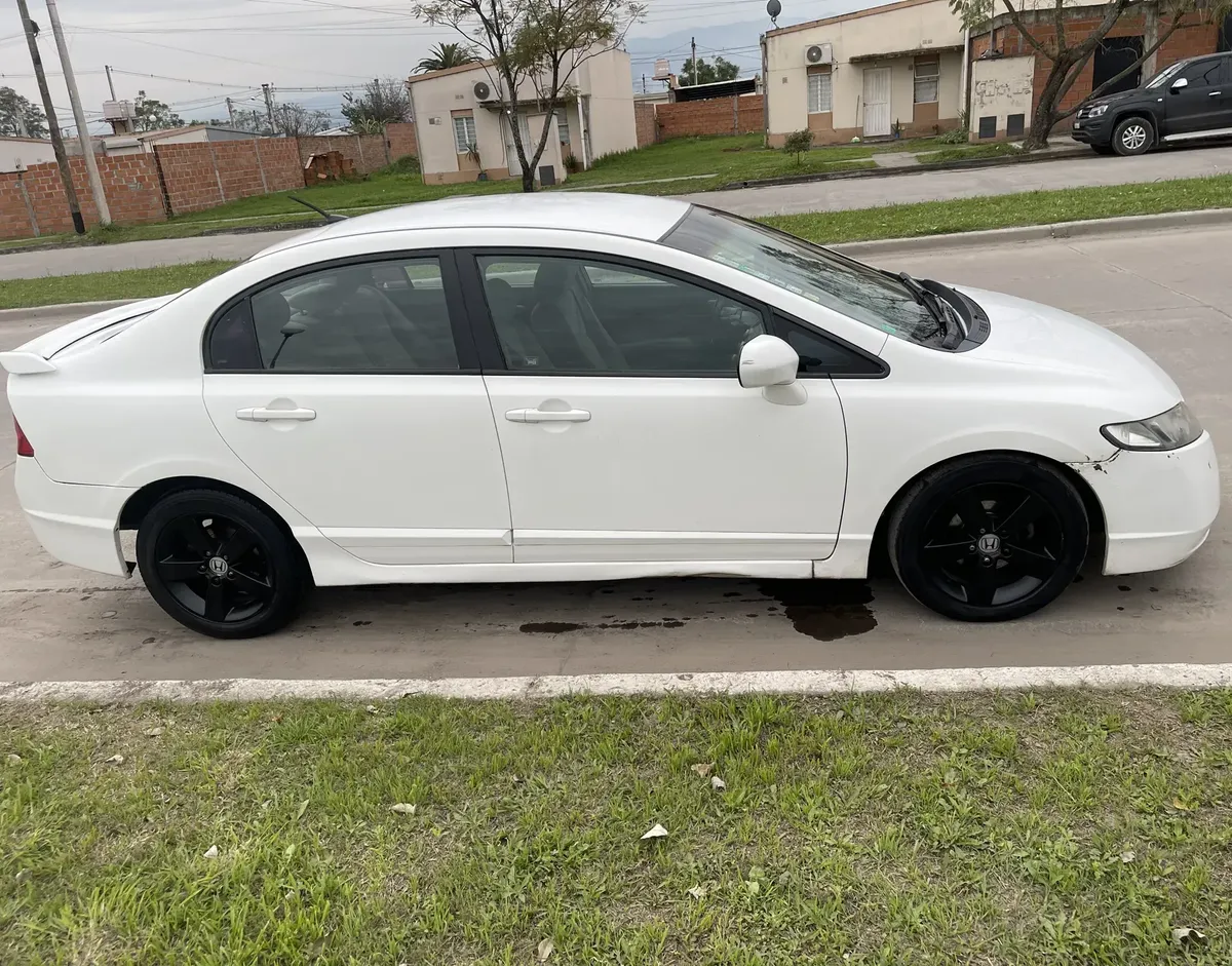 Honda Civic 1.8 Lxs Mt