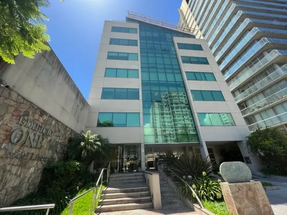 Alquiler Oficina Olivos 260 Mts Sobre Av. Del Libertador C/ 4 Cocheras Piso Completo