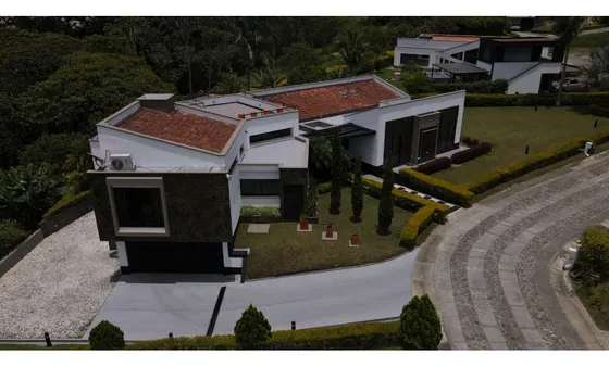 Venta Moderna Casa Campestre Via Pereira - Armenia 