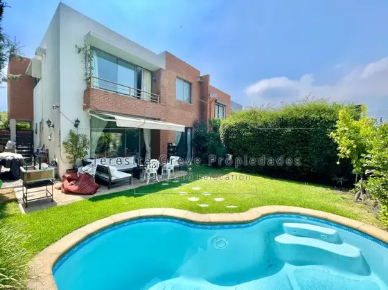 Fabulosa Casa Mediterranea En Condominio Colegio Huinganal