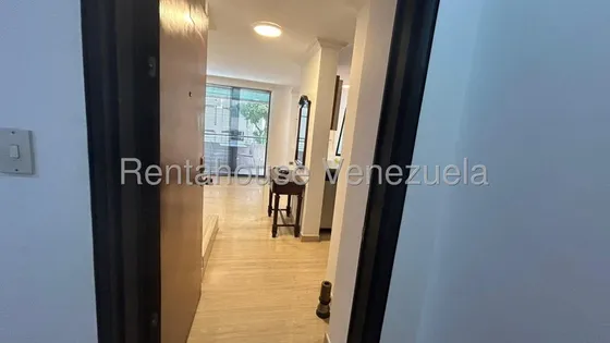 Se Alquila Apartamento En Las Mercedes 